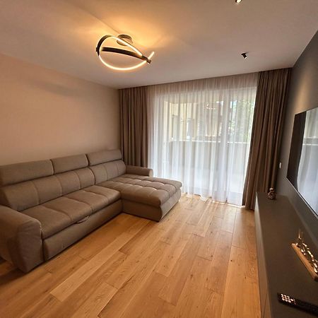 B-Holiday Luxury Apartments Urban Plaza Brasov Exterior photo