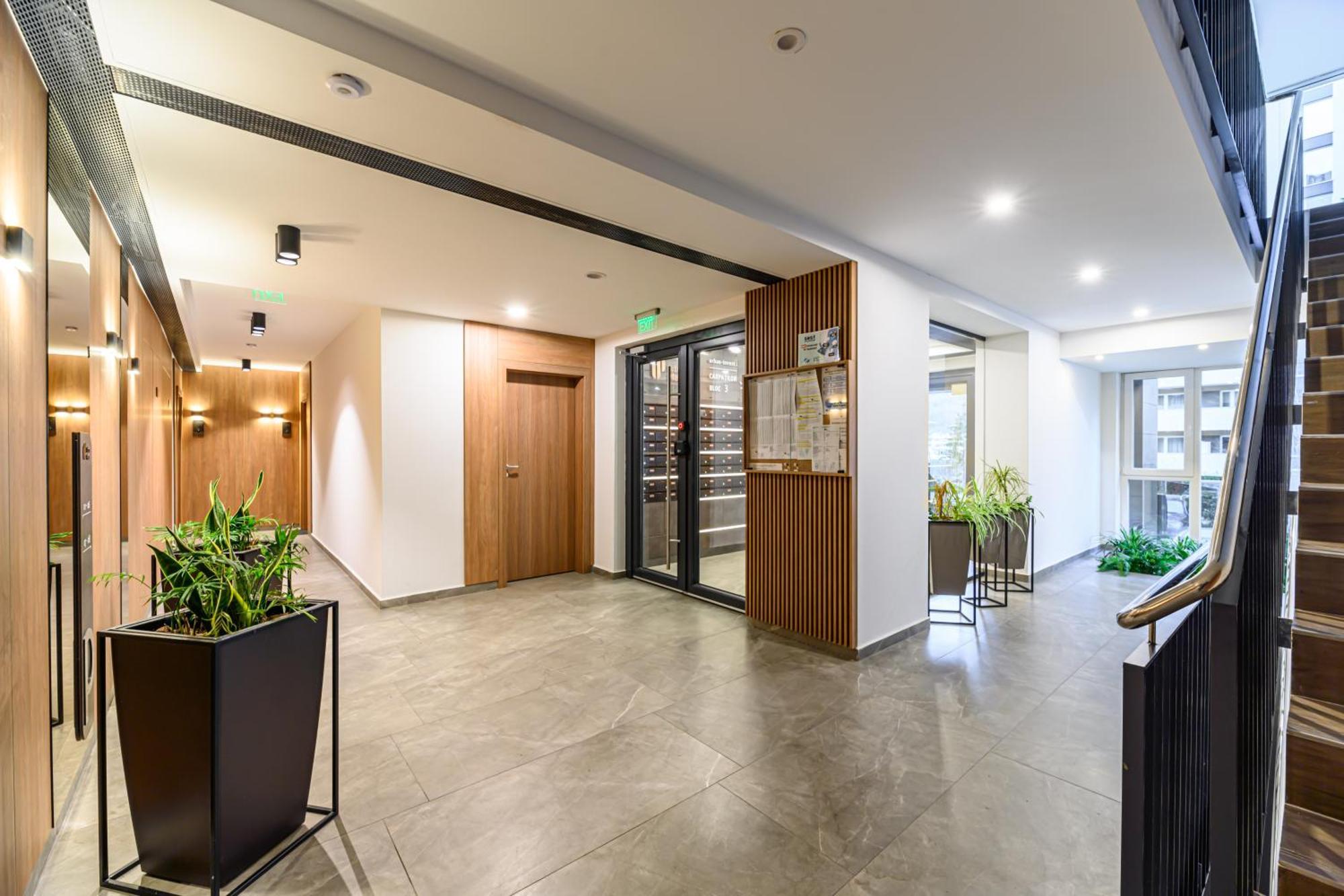 B-Holiday Luxury Apartments Urban Plaza Brasov Exterior photo