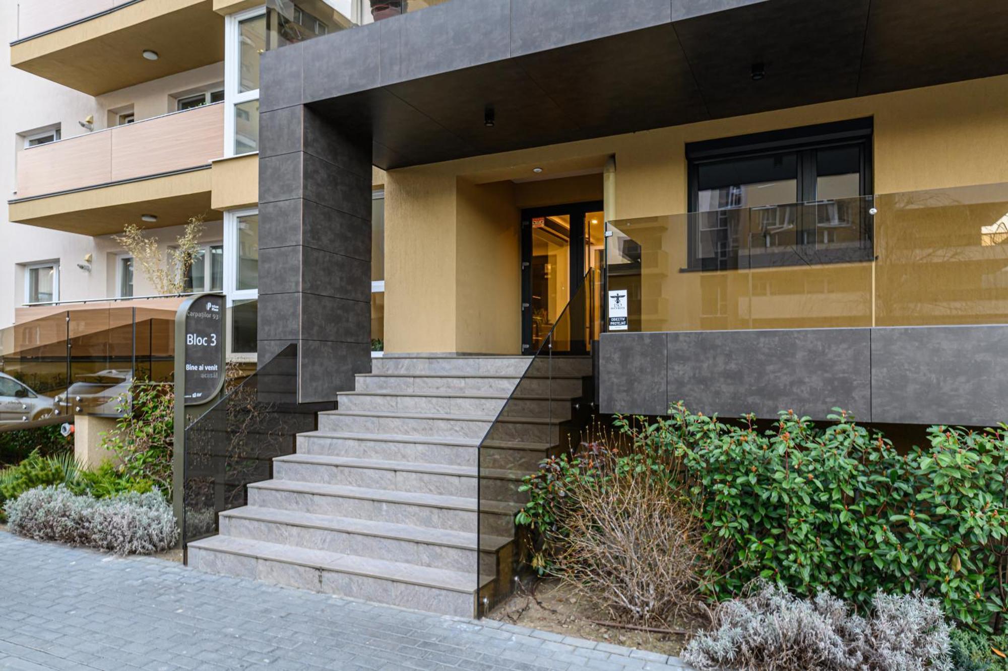 B-Holiday Luxury Apartments Urban Plaza Brasov Exterior photo