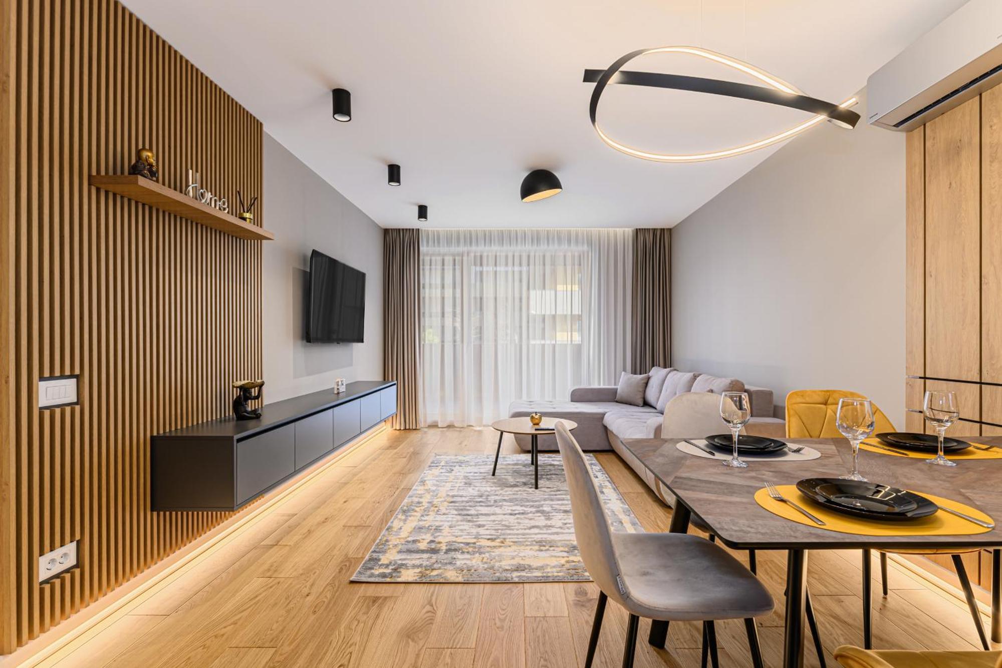 B-Holiday Luxury Apartments Urban Plaza Brasov Exterior photo