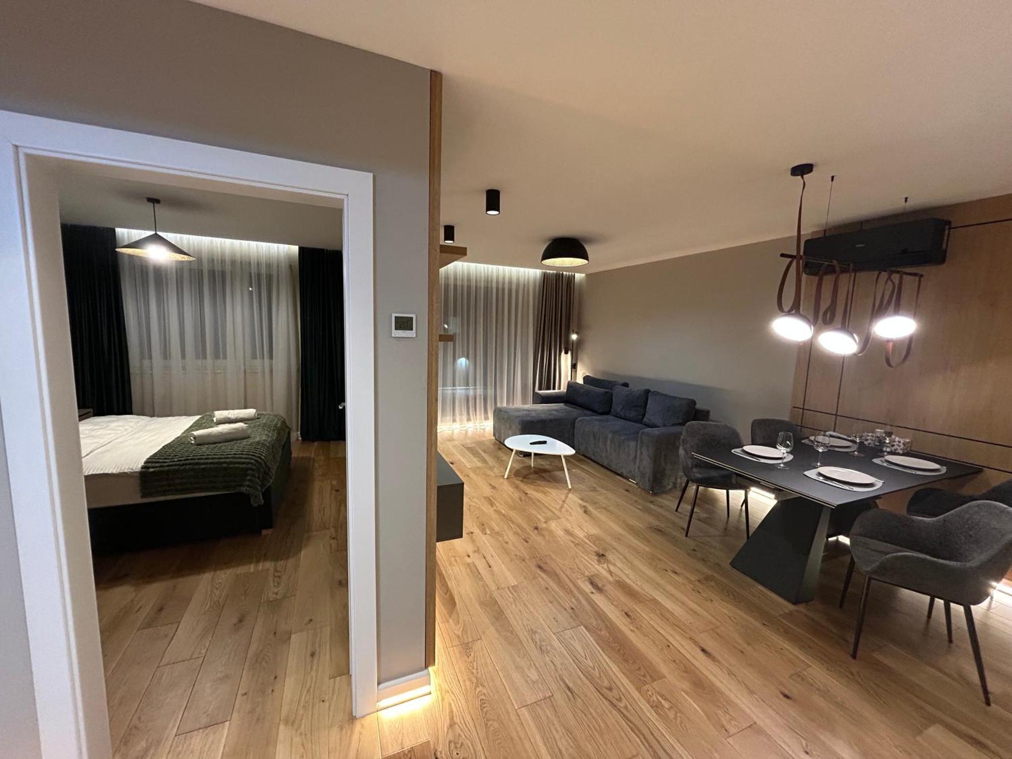 B-Holiday Luxury Apartments Urban Plaza Brasov Exterior photo